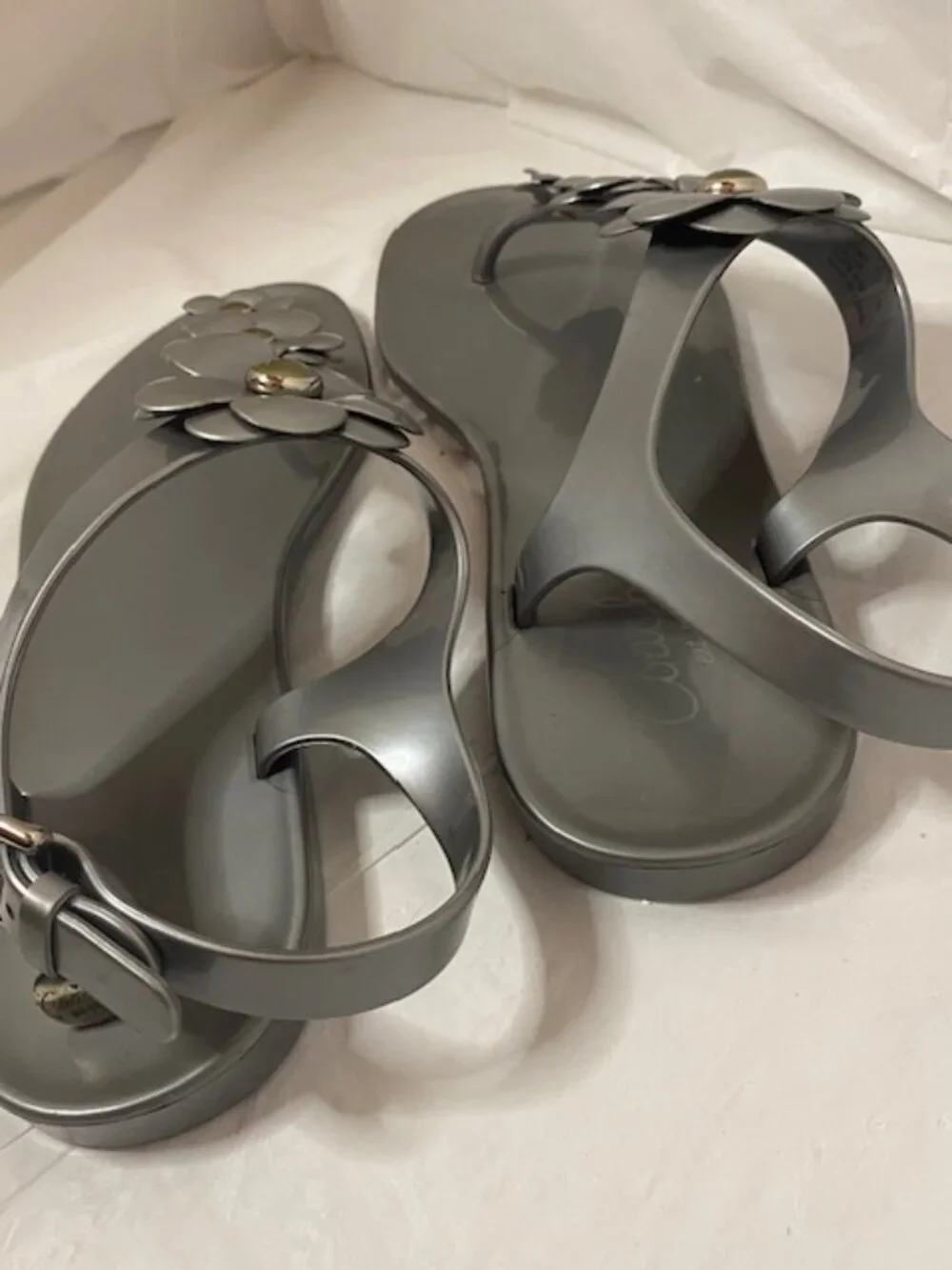 Coach Haylee Silver Gunmetal Flower Jelly Thong Sandals Women's Size 7B